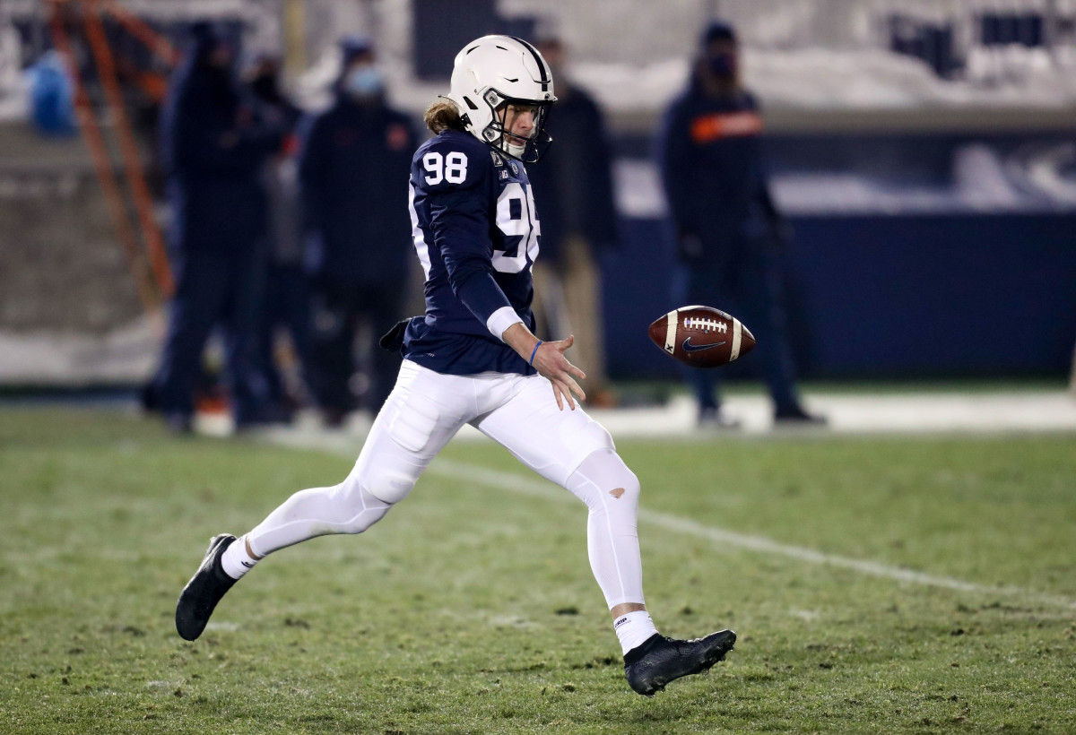 Jordan Stout punting